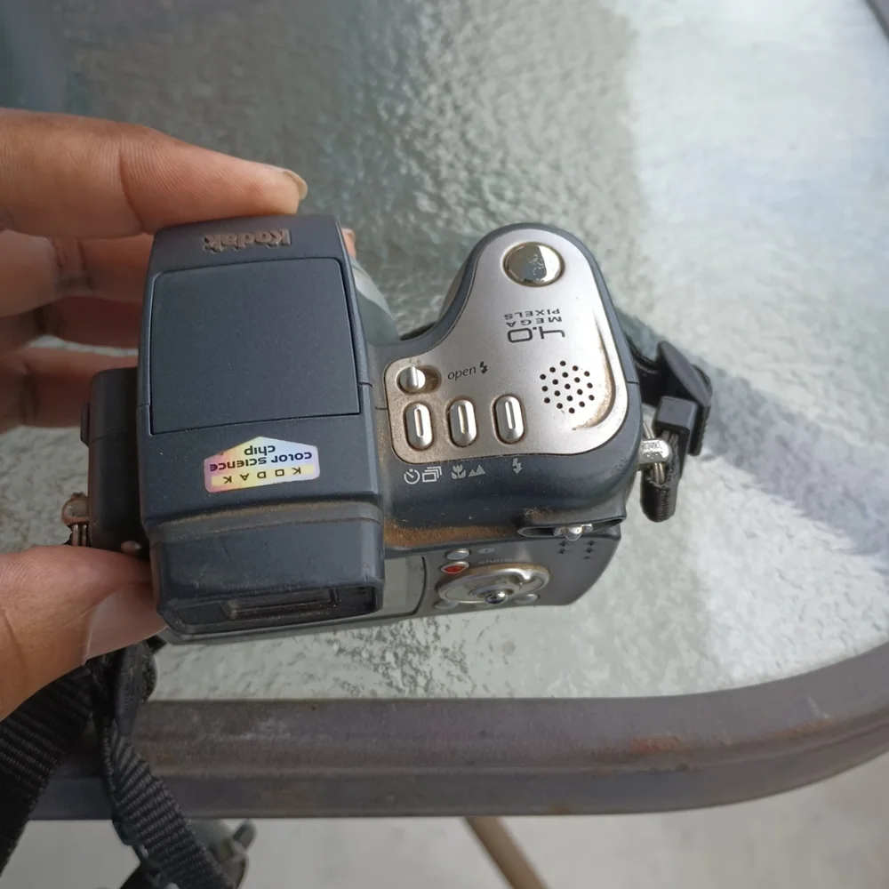 KODAK EASYSHARE DX6490 DIGITAL CAMERA W/ 10X ZOOM TESTED w/bag